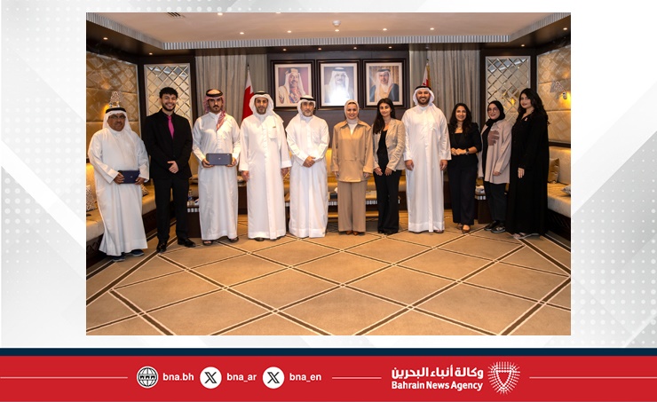 وزيرة شؤون الشباب تستقبل نائب رئيس مجلس إدارة استثمارات الزياني وتكرم الفائزين في مسابقة تصوير السيارات